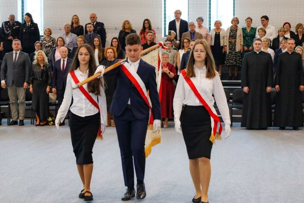 Jedynka łączy pokolenia! Jubileusz 90-lecia Publicznej Szkoły Podstawowej nr 1 w Grójcu